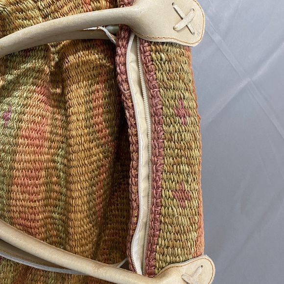 Woven straw beach carry all purse - Picture 4 of 8